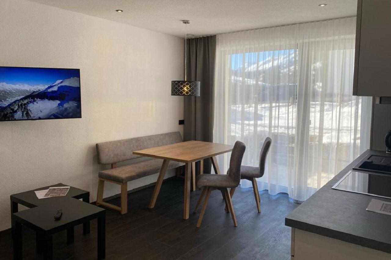 Haus Pitzi Apartment Sankt Anton am Arlberg Bagian luar foto